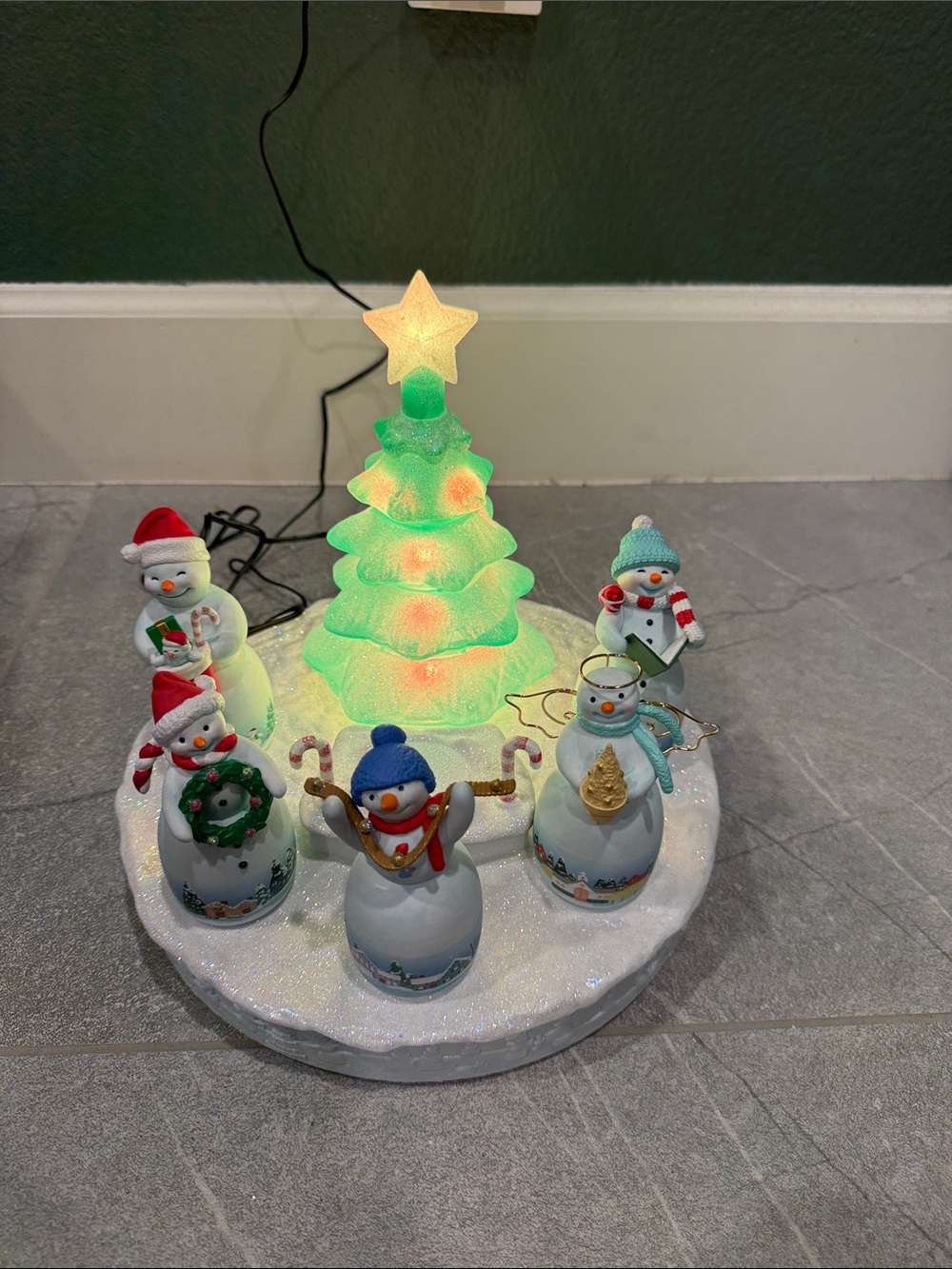 Hallmark Keepsake Snowman Choir Music Box - Red, Green, White - Picture 4 of 16
